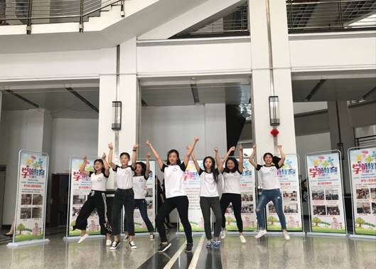 说明: H:\大学\2018实习成果展\总结照片和视频\IMG_8100.JPG